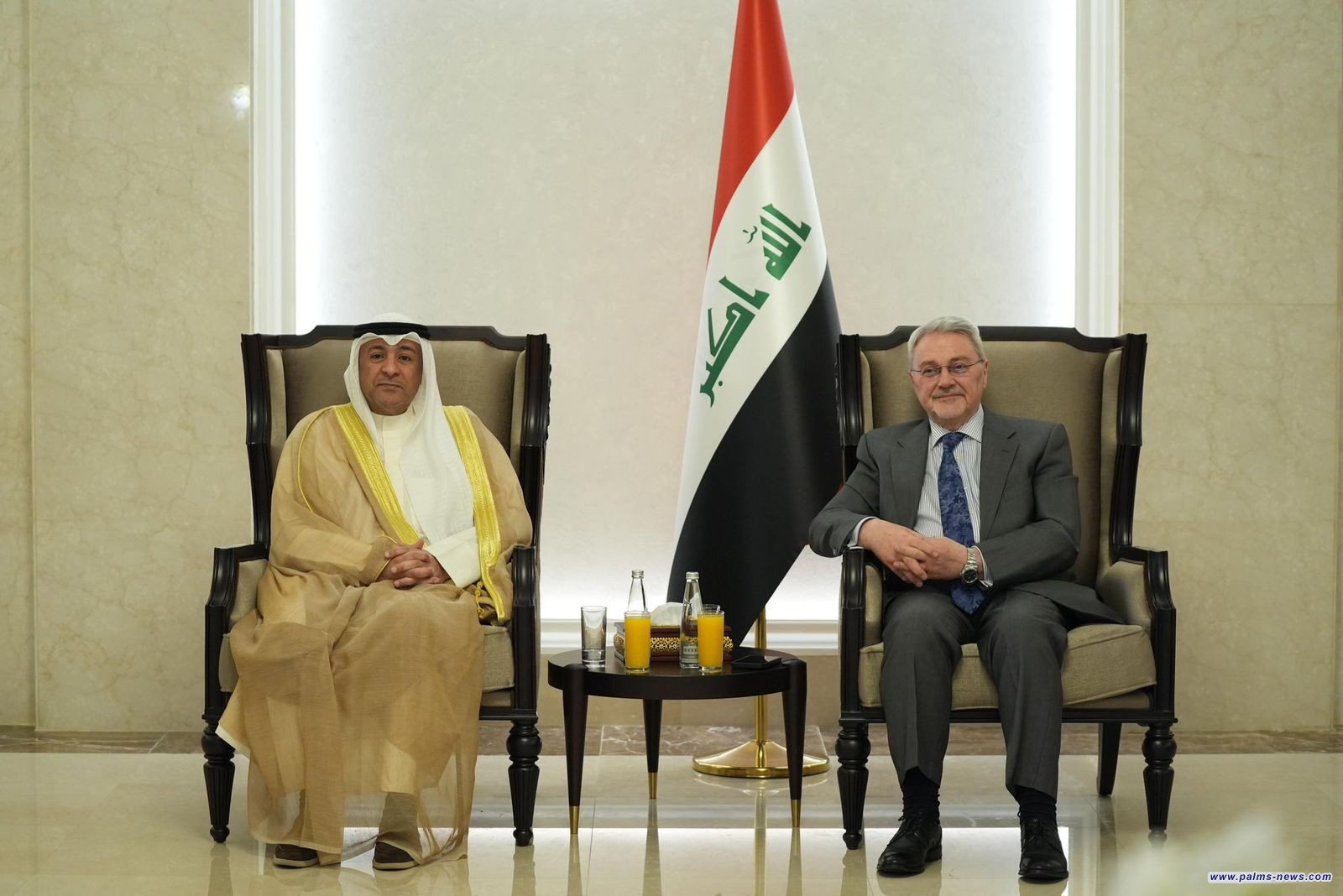 الأمين العام لمجلس التعاون لدول الخليج العربية السيد جاسم محمد البديوي يصل إلى العاصمة بغداد للمشاركة في أعمال القمة العربية الـ34 التي ستنطلق يوم غد السبت.